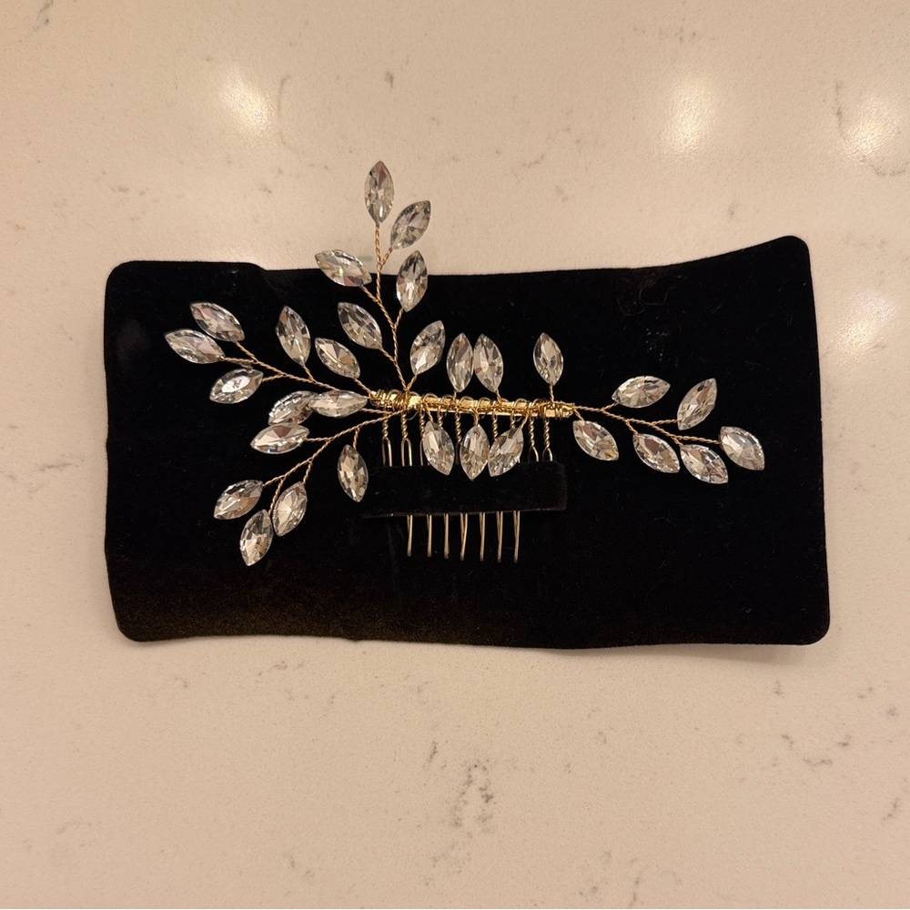 Bridal Crystal Leaf Gold Hair Comb - Picture 3 of 3